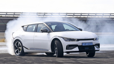 [시승기] 기아 EV6 GT, 국산 전기차로 가능했다 260km/h