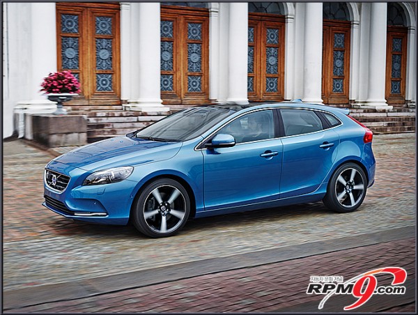 볼보차 크로스 컨트리 V40 D4