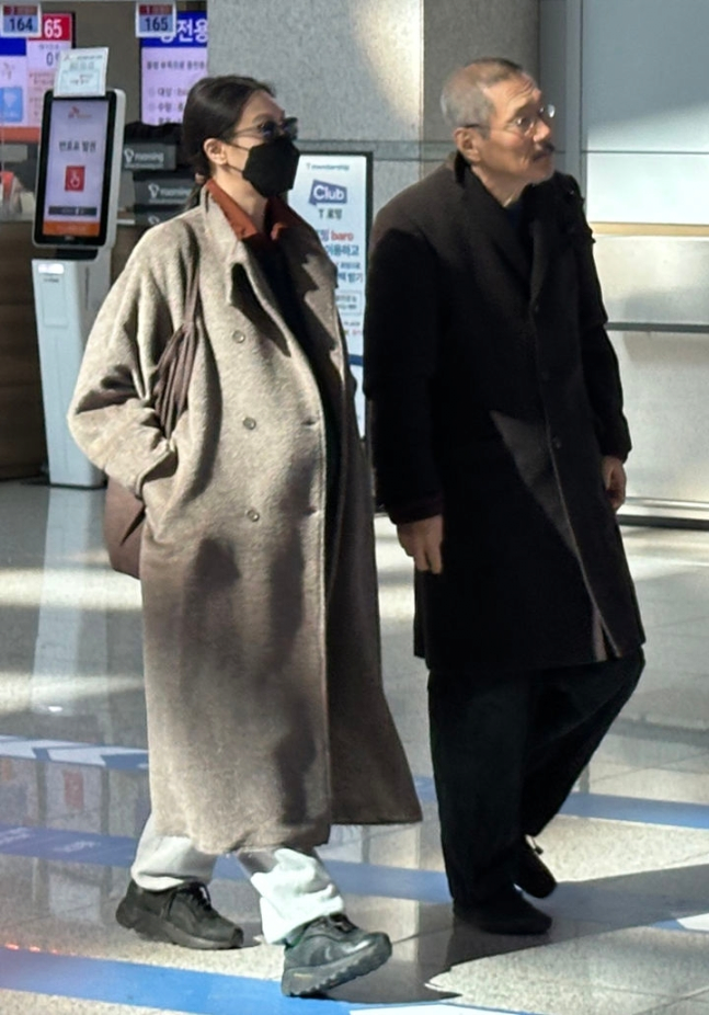 image.png 김민희·홍상수 득남…10년 불륜 결실