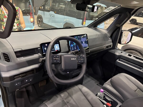 PV5는 실내 공간의 여유와 함께 다양한 소품을 수닙하고 대용량 화물을 적재할 수 있는 카고와 패신저 모델로 우선 출시됐다. (오토헤럴드 김흥식 기자)