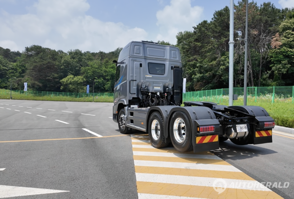 더 뉴 엑시언트는 디자인 개선과 함께 수입차 이상의 첨단 안전 사양을 대거 적용해 소비자에게 확실한 대안으로 자리매김을 할 것으로 기대된다. (오토헤럴드 김흥식 기자)