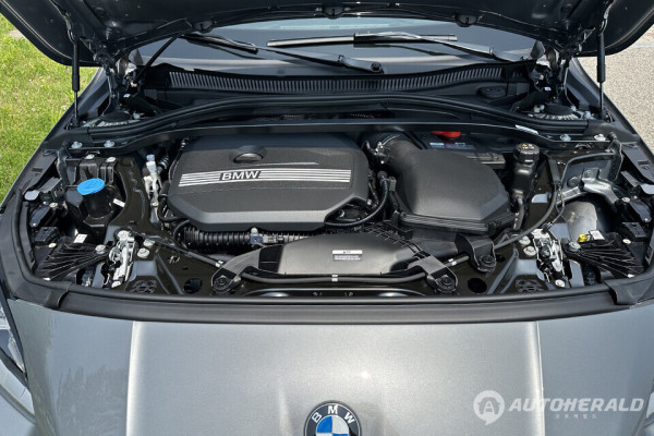 BMW 신형 1시리즈 엔진룸(오토헤럴드 김훈기 기자)