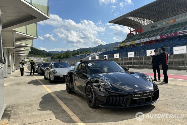 T-하이브리드 시스템이 신규 적용된 911 카레라 4 GTS는 서킷에서 강력한 성능을 유감없이 발휘했다(오토헤럴드 김훈기 기자)