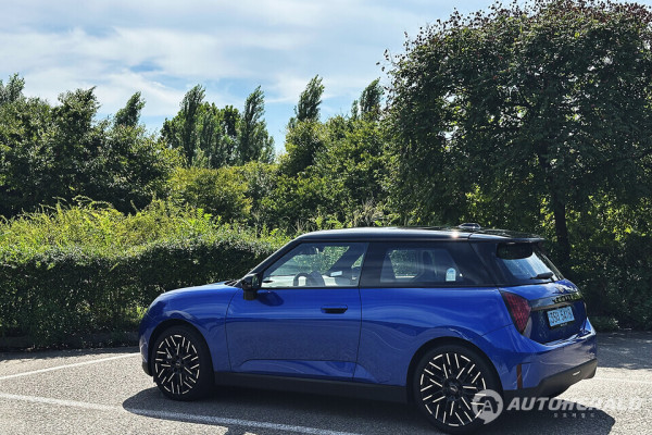 작은 차체에도 꽤 다양한 편의 및 안전시스템을 탑재한 부분이 눈에 띈다(오토헤럴드 김훈기 기자)