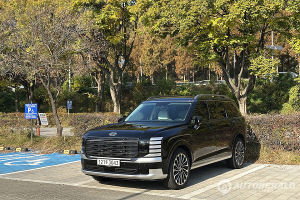 현대차 신형 팰리세이드는 차체 비율, 파워트레인, 실내 구성까지 대체 불가한 플래그십 SUV로 국내 시장에 자리 잡았다(오토헤럴드 김훈기 기자)  